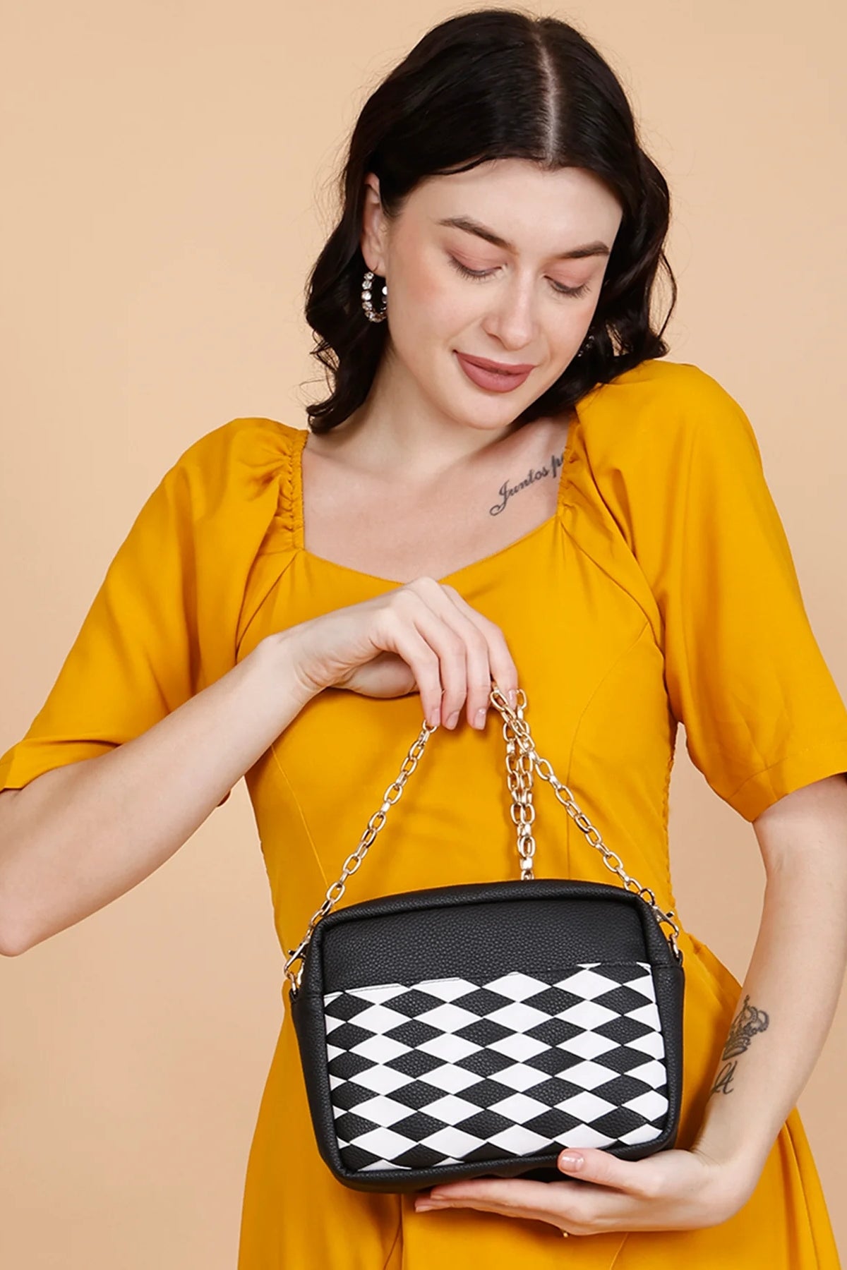 Black & White Handwoven Handbag - Sofia
 – White Lily